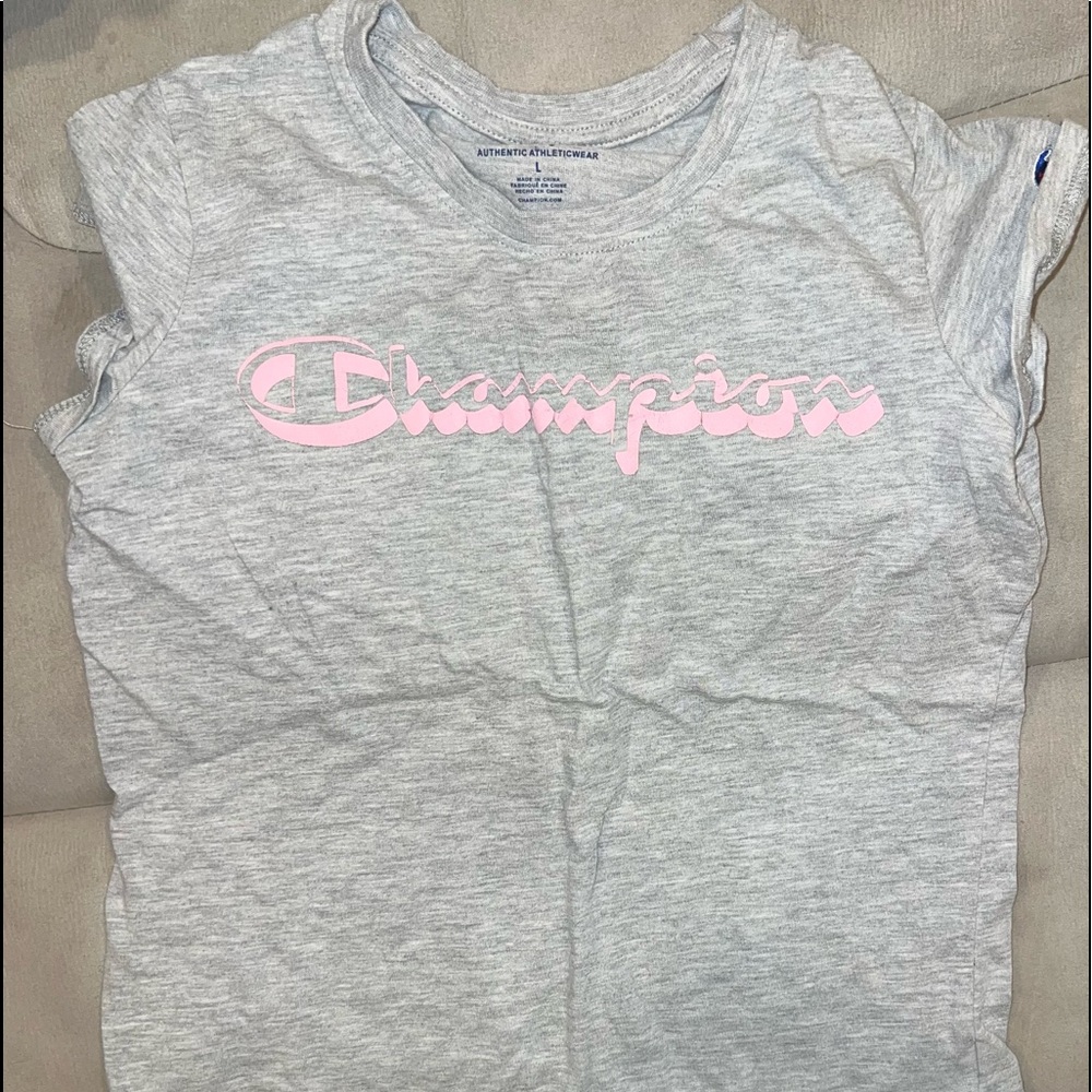 Champion Tshirt size Large Girls (pre-owned)